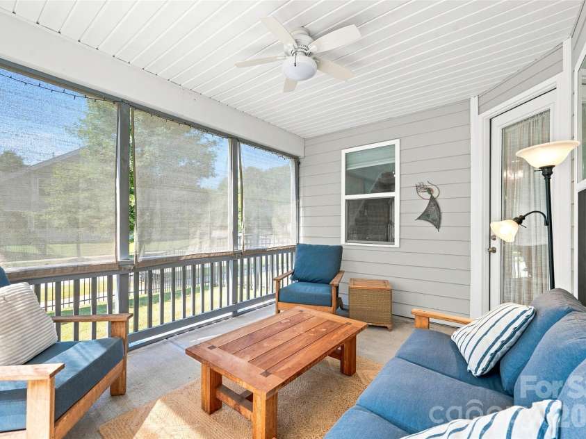 8829 Bur Lane, Huntersville, NC 28078.  MLS# CAR4420179, YatesRealty ID 48727. 