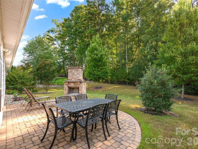 8829 Bur Lane, Huntersville, NC 28078.  MLS# CAR4420179, YatesRealty ID 48727. 