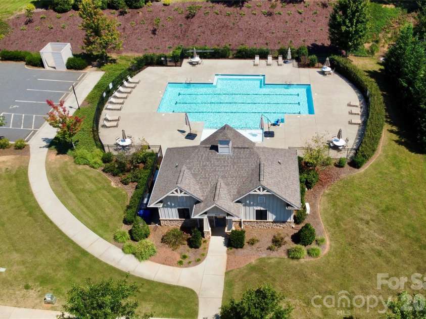 8829 Bur Lane, Huntersville, NC 28078.  MLS# CAR4420179, YatesRealty ID 48727. 