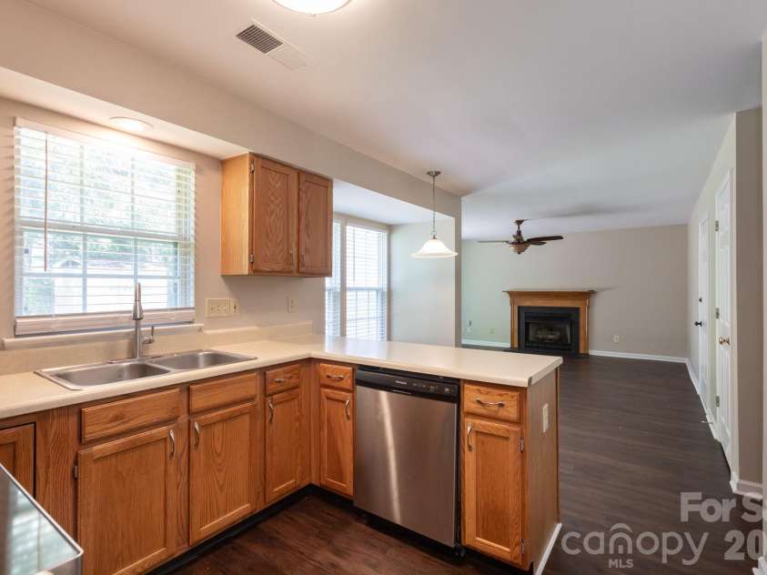 5401 Groveton Court, Charlotte, NC 28269.  MLS# CAR4419964, YatesRealty ID 48728. 