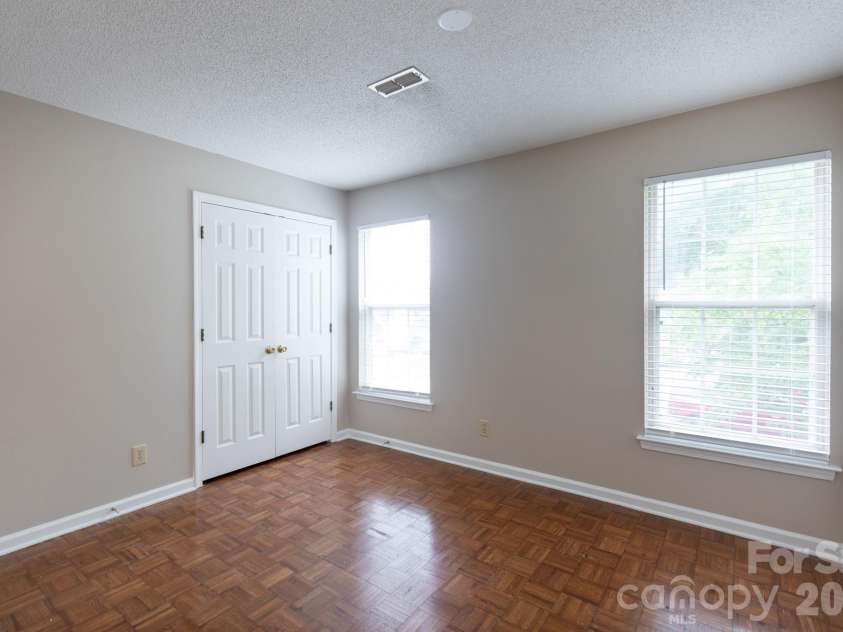 5401 Groveton Court, Charlotte, NC 28269.  MLS# CAR4419964, YatesRealty ID 48728. 