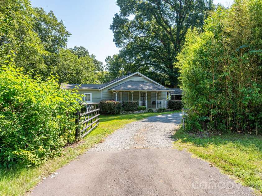 301 Belt Drive, Gastonia, NC 28056.  MLS# CAR4420059, YatesRealty ID 48729. 