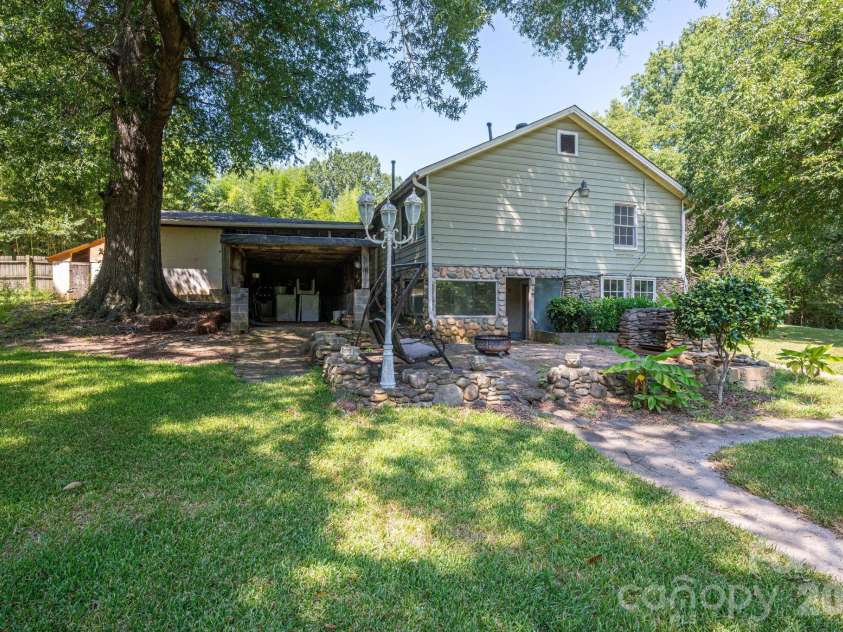 301 Belt Drive, Gastonia, NC 28056.  MLS# CAR4420059, YatesRealty ID 48729. 
