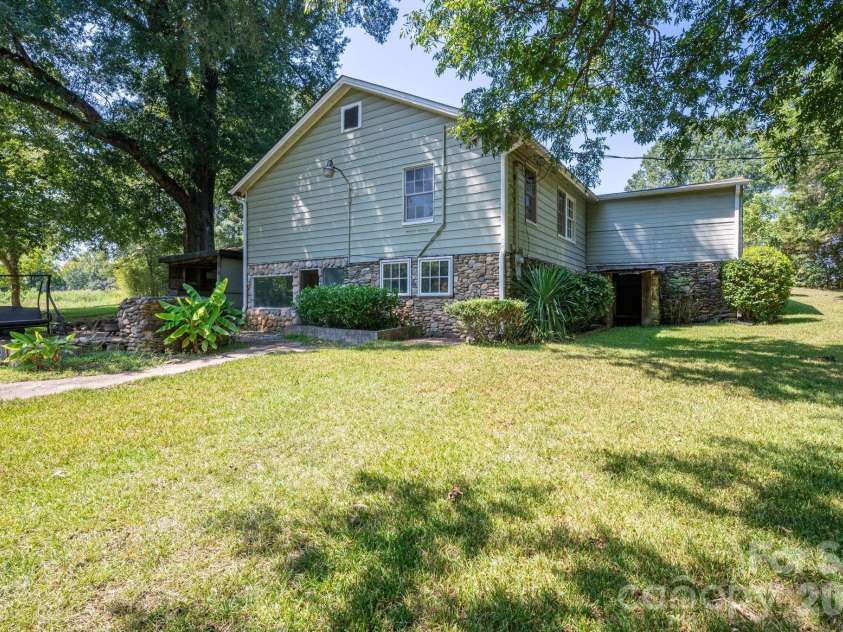 301 Belt Drive, Gastonia, NC 28056.  MLS# CAR4420059, YatesRealty ID 48729. 