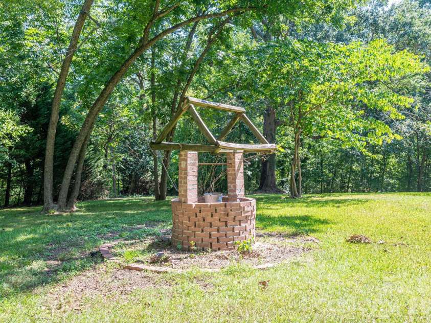 301 Belt Drive, Gastonia, NC 28056.  MLS# CAR4420059, YatesRealty ID 48729. 