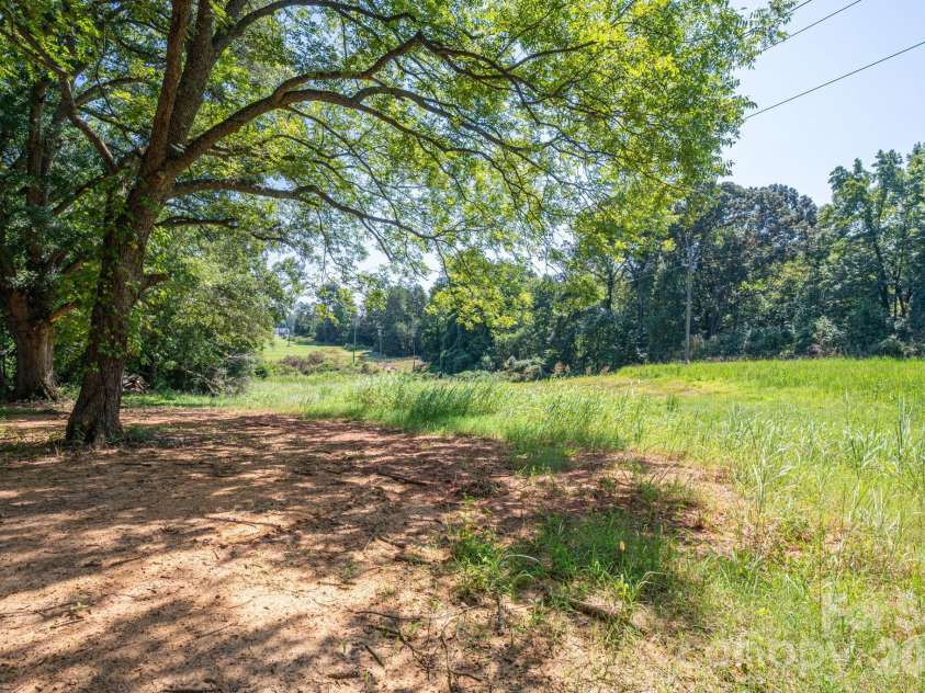 301 Belt Drive, Gastonia, NC 28056.  MLS# CAR4420059, YatesRealty ID 48729. 