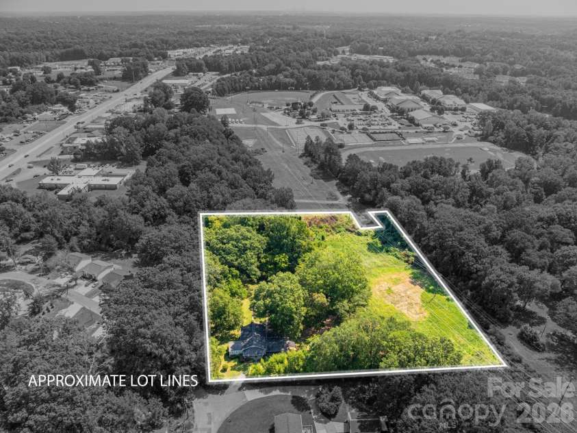 301 Belt Drive, Gastonia, NC 28056.  MLS# CAR4420059, YatesRealty ID 48729. 