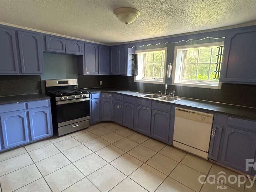 301 Belt Drive, Gastonia, NC 28056.  MLS# CAR4420059, YatesRealty ID 48729. 