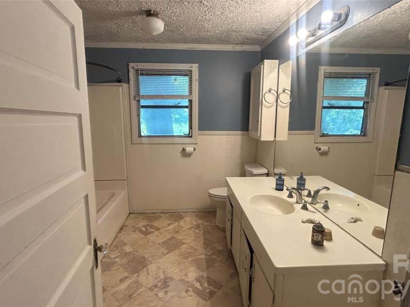 301 Belt Drive, Gastonia, NC 28056.  MLS# CAR4420059, YatesRealty ID 48729. 