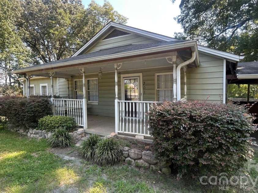 301 Belt Drive, Gastonia, NC 28056.  MLS# CAR4420059, YatesRealty ID 48729. 