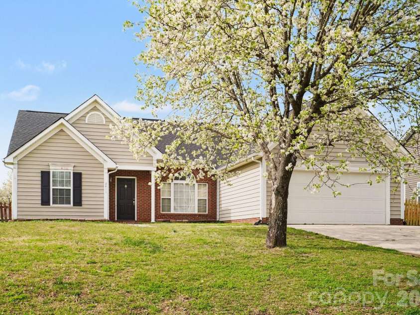 9411 Misty Arbor Way, Charlotte, NC 28269.  MLS# CAR4356046, YatesRealty ID 4873. 