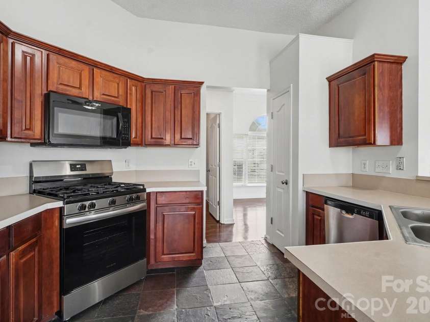 9411 Misty Arbor Way, Charlotte, NC 28269.  MLS# CAR4356046, YatesRealty ID 4873. 
