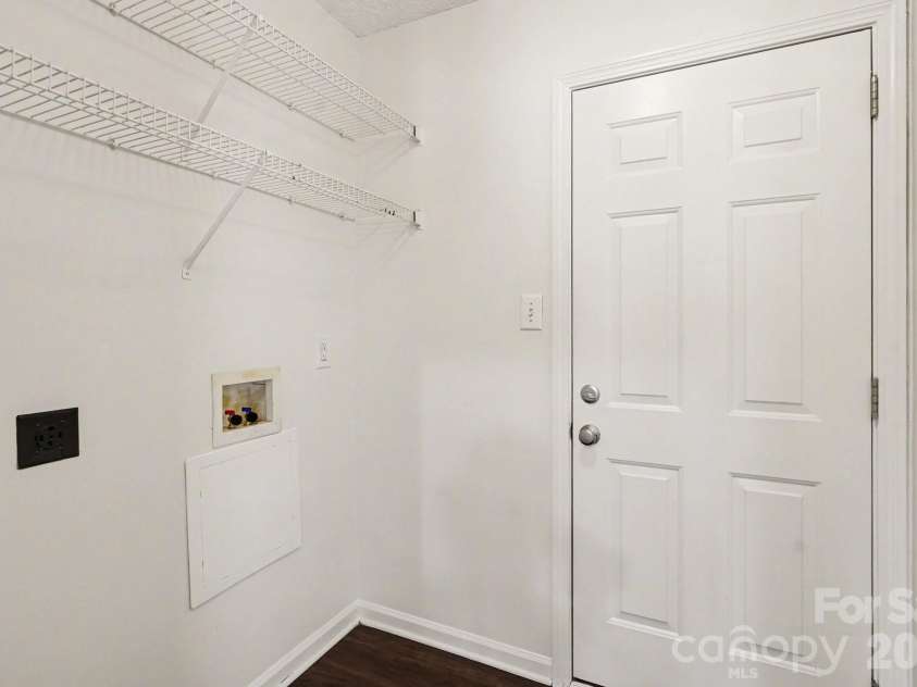 9411 Misty Arbor Way, Charlotte, NC 28269.  MLS# CAR4356046, YatesRealty ID 4873. 