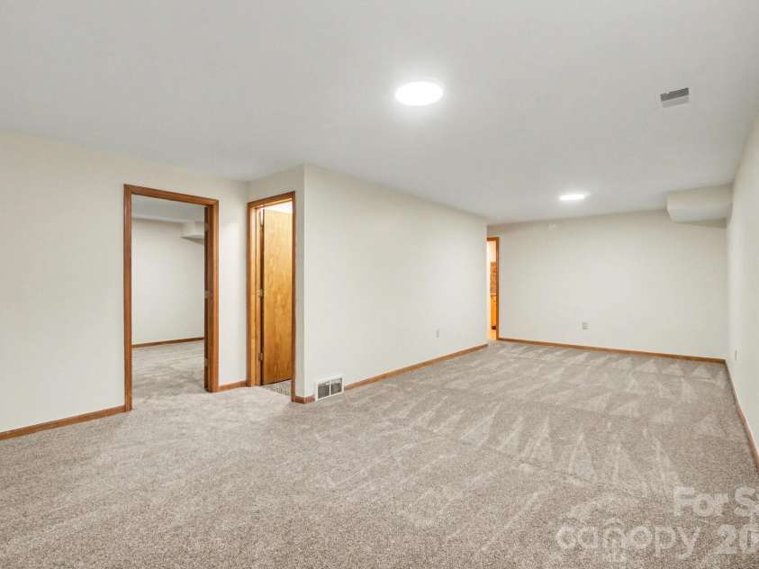 9411 Misty Arbor Way, Charlotte, NC 28269.  MLS# CAR4356046, YatesRealty ID 4873. 
