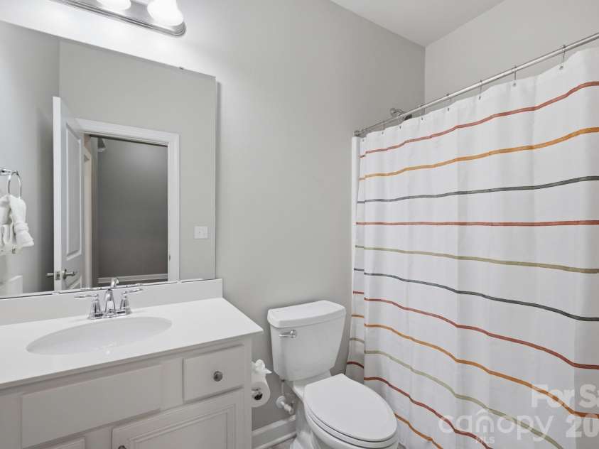 5281 Turtle Creek Drive, Denver, NC 28037.  MLS# CAR4415727, YatesRealty ID 48730. Secondary bathroom- Jack & Jill
