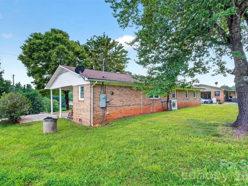 2406 Nix Creek Road, Marion, NC 28752.  MLS# CAR4421289, YatesRealty ID 48731. 