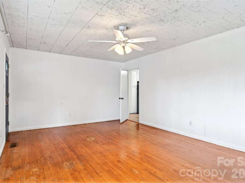 2406 Nix Creek Road, Marion, NC 28752.  MLS# CAR4421289, YatesRealty ID 48731. 