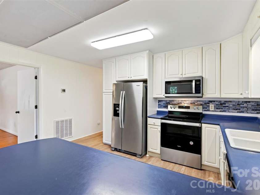 2406 Nix Creek Road, Marion, NC 28752.  MLS# CAR4421289, YatesRealty ID 48731. 