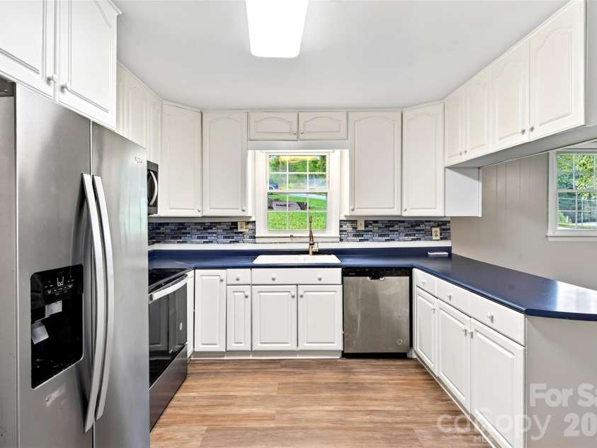 2406 Nix Creek Road, Marion, NC 28752.  MLS# CAR4421289, YatesRealty ID 48731. 