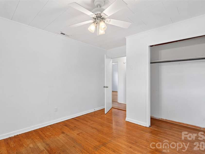 2406 Nix Creek Road, Marion, NC 28752.  MLS# CAR4421289, YatesRealty ID 48731. 