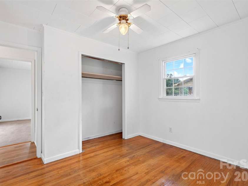 2406 Nix Creek Road, Marion, NC 28752.  MLS# CAR4421289, YatesRealty ID 48731. 