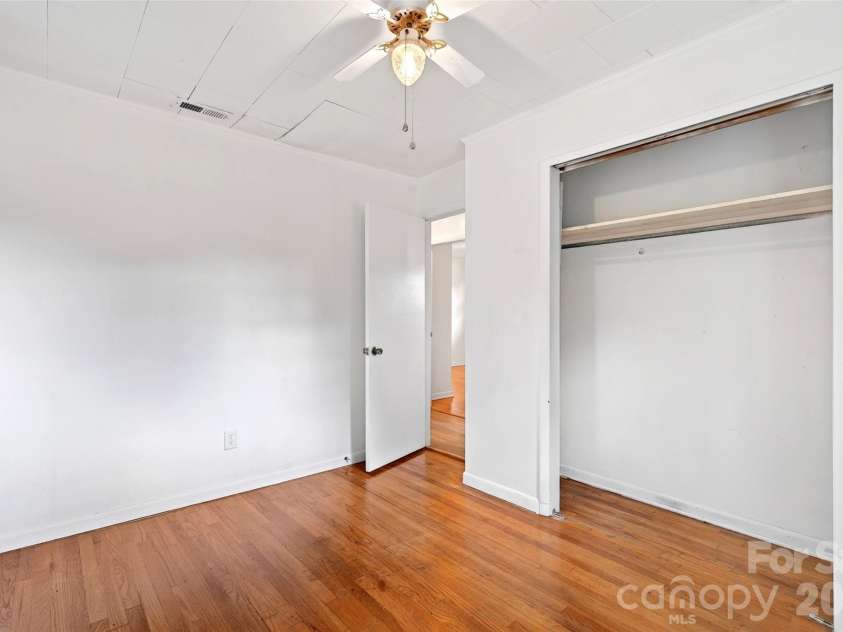 2406 Nix Creek Road, Marion, NC 28752.  MLS# CAR4421289, YatesRealty ID 48731. 