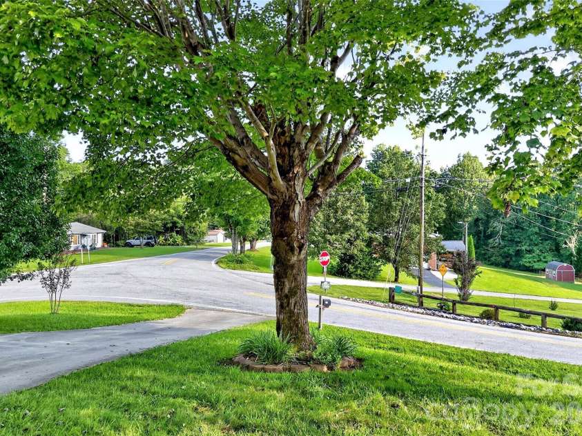 2406 Nix Creek Road, Marion, NC 28752.  MLS# CAR4421289, YatesRealty ID 48731. 