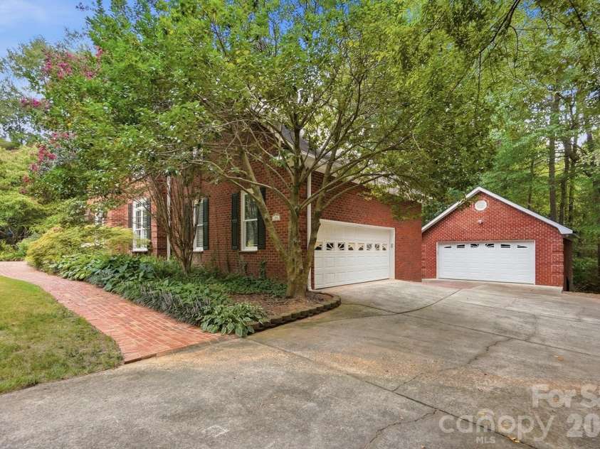 1006 Waterview Lane, Monroe, NC 28110.  MLS# CAR4416929, YatesRealty ID 48732. 