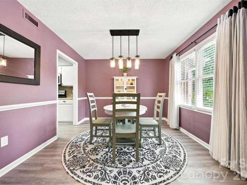 921 21st Avenue, Hickory, NC 28601.  MLS# CAR4421628, YatesRealty ID 48733. 