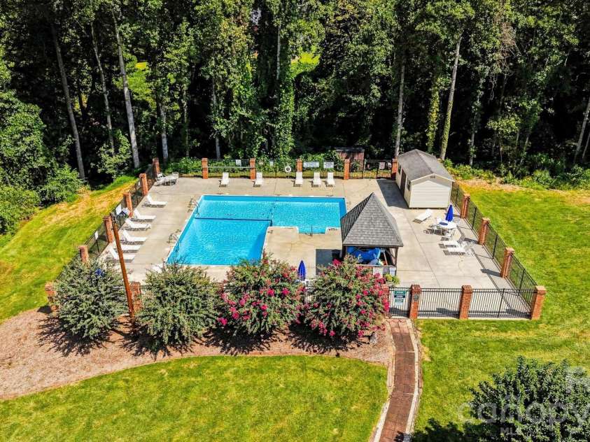 921 21st Avenue, Hickory, NC 28601.  MLS# CAR4421628, YatesRealty ID 48733. 