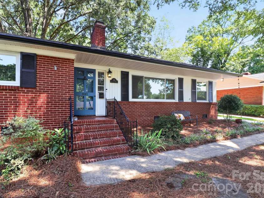 831 Faircrest Drive, Charlotte, NC 28210.  MLS# CAR4421440, YatesRealty ID 48734. 