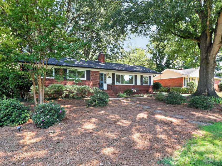 831 Faircrest Drive, Charlotte, NC 28210.  MLS# CAR4421440, YatesRealty ID 48734. 
