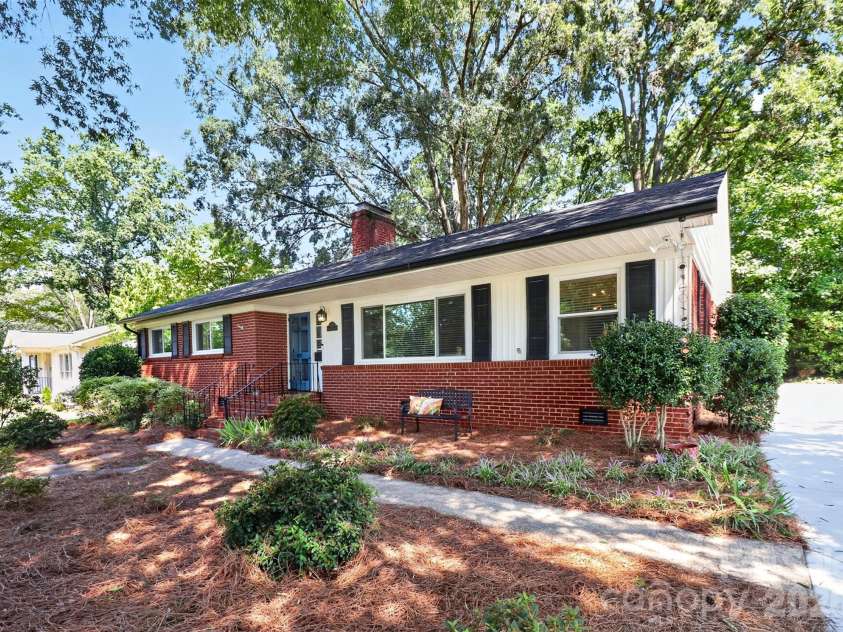 831 Faircrest Drive, Charlotte, NC 28210.  MLS# CAR4421440, YatesRealty ID 48734. 
