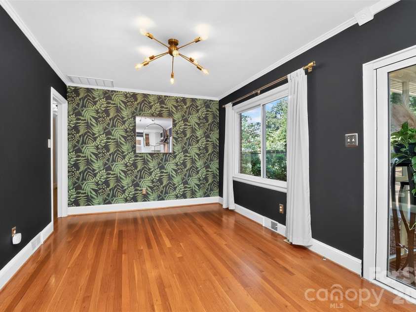 831 Faircrest Drive, Charlotte, NC 28210.  MLS# CAR4421440, YatesRealty ID 48734. 