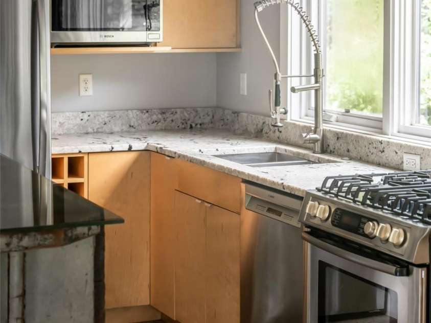 82 Mount Clare Avenue, Asheville, NC 28801.  MLS# CAR4421448, YatesRealty ID 48736. 
