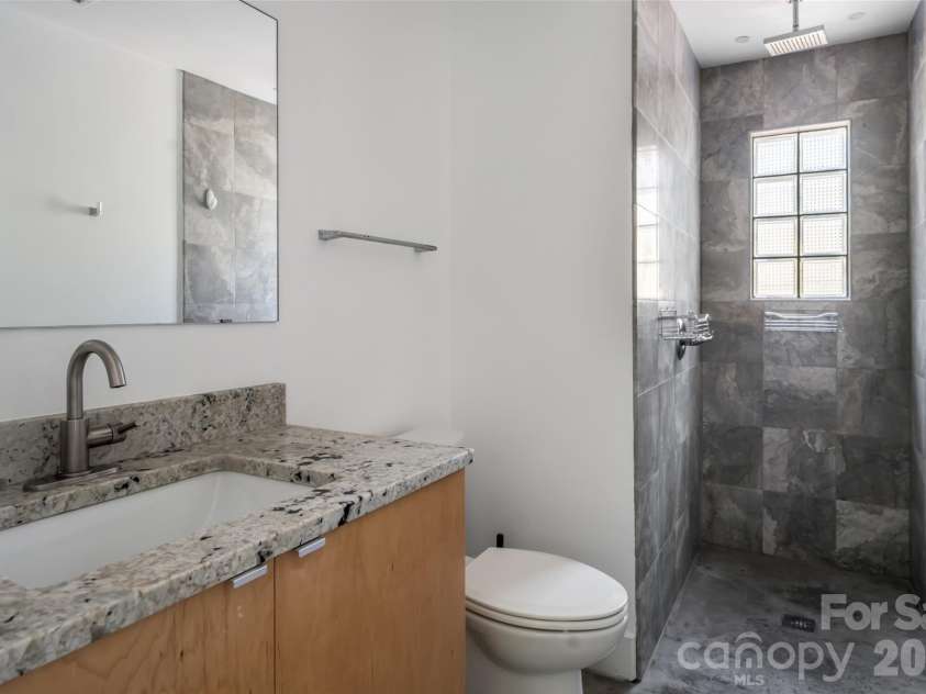 82 Mount Clare Avenue, Asheville, NC 28801.  MLS# CAR4421448, YatesRealty ID 48736. 