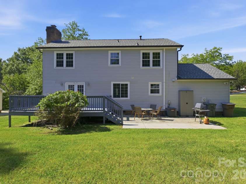 105 Peach Orchard Drive, Greensboro, NC 27455.  MLS# CAR4421350, YatesRealty ID 48737. 