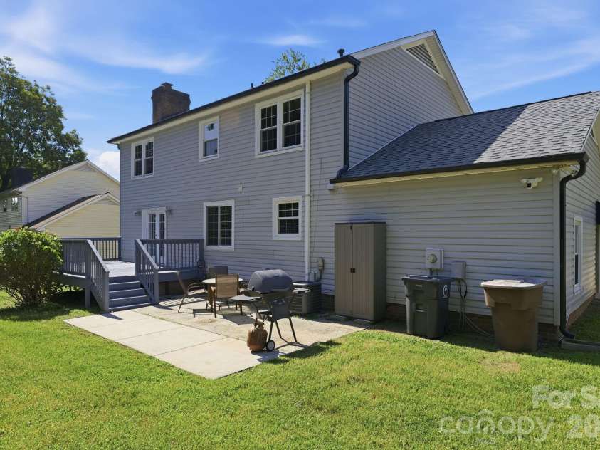 105 Peach Orchard Drive, Greensboro, NC 27455.  MLS# CAR4421350, YatesRealty ID 48737. 