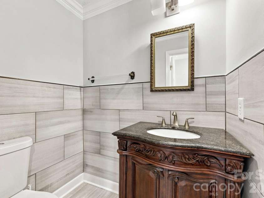 105 Peach Orchard Drive, Greensboro, NC 27455.  MLS# CAR4421350, YatesRealty ID 48737. HALF BATH
