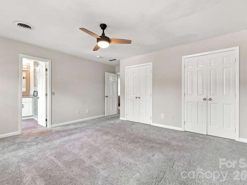 105 Peach Orchard Drive, Greensboro, NC 27455.  MLS# CAR4421350, YatesRealty ID 48737. PRIMARY BEDROOM