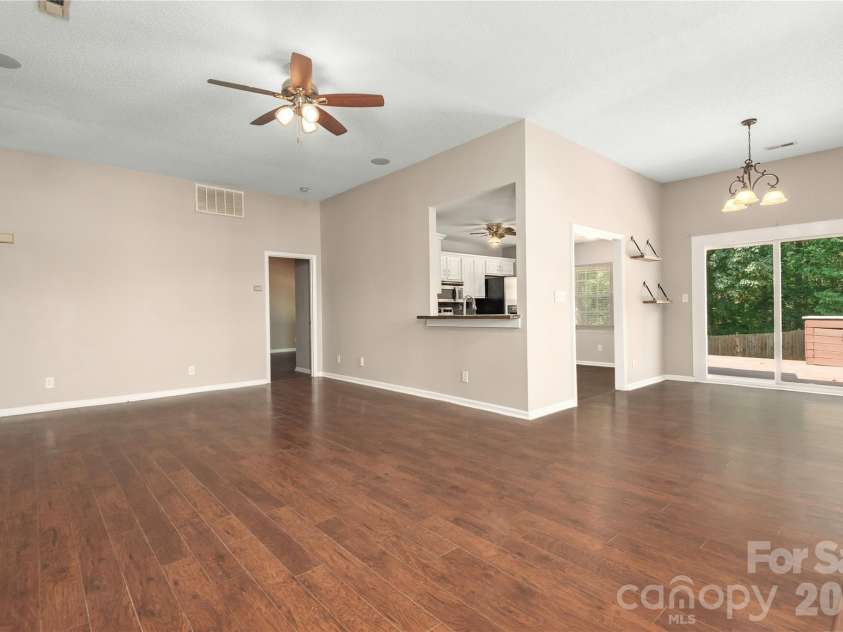 10333 Danesway Lane, Cornelius, NC 28031.  MLS# CAR4420138, YatesRealty ID 48739. 