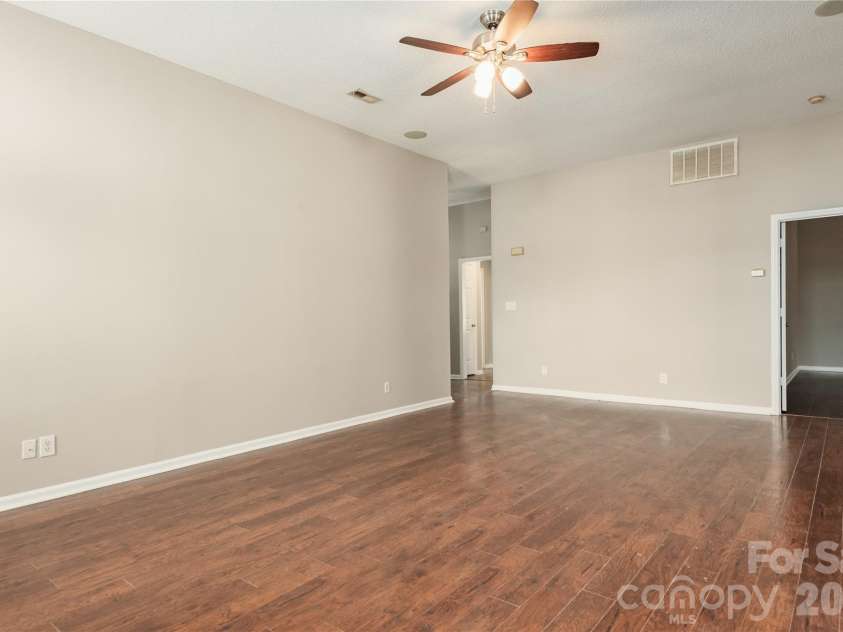 10333 Danesway Lane, Cornelius, NC 28031.  MLS# CAR4420138, YatesRealty ID 48739. 