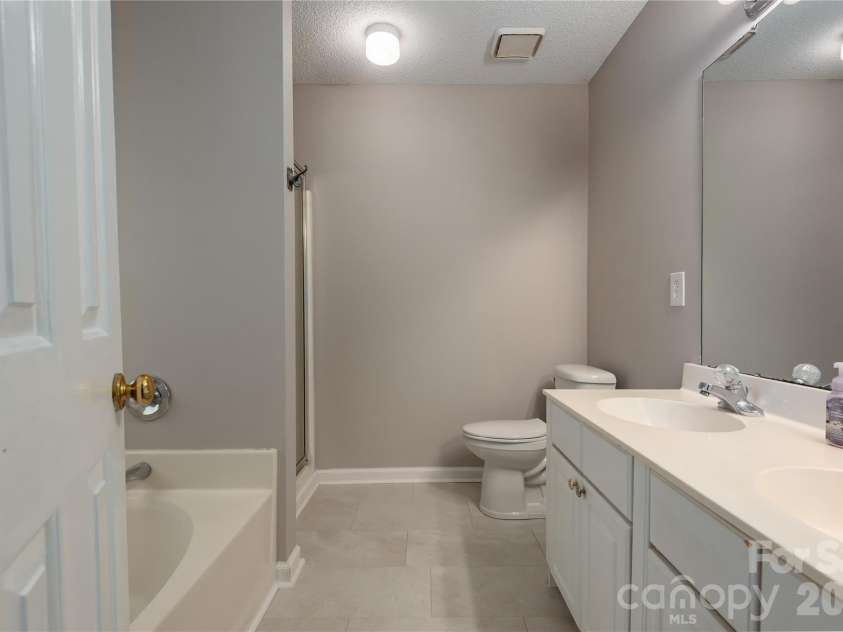 10333 Danesway Lane, Cornelius, NC 28031.  MLS# CAR4420138, YatesRealty ID 48739. 
