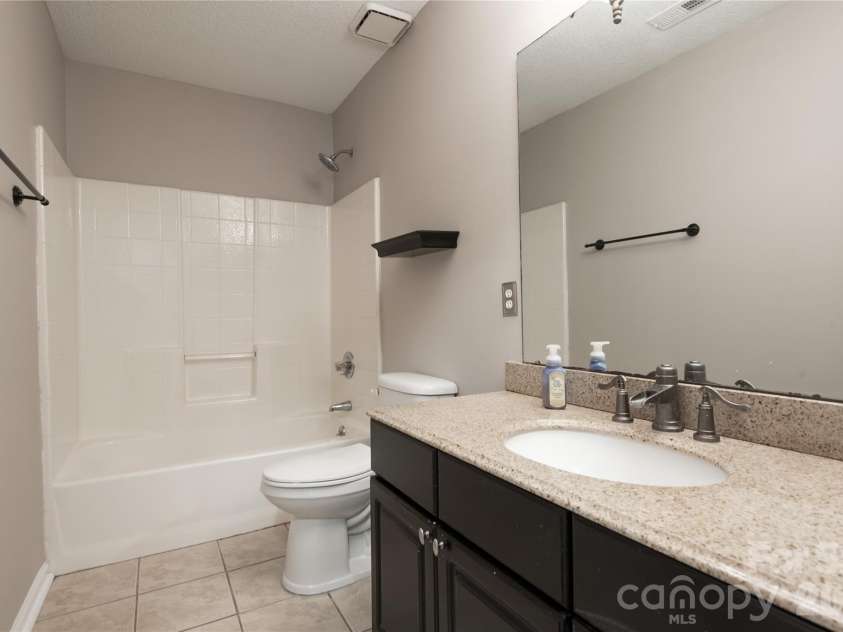 10333 Danesway Lane, Cornelius, NC 28031.  MLS# CAR4420138, YatesRealty ID 48739. 