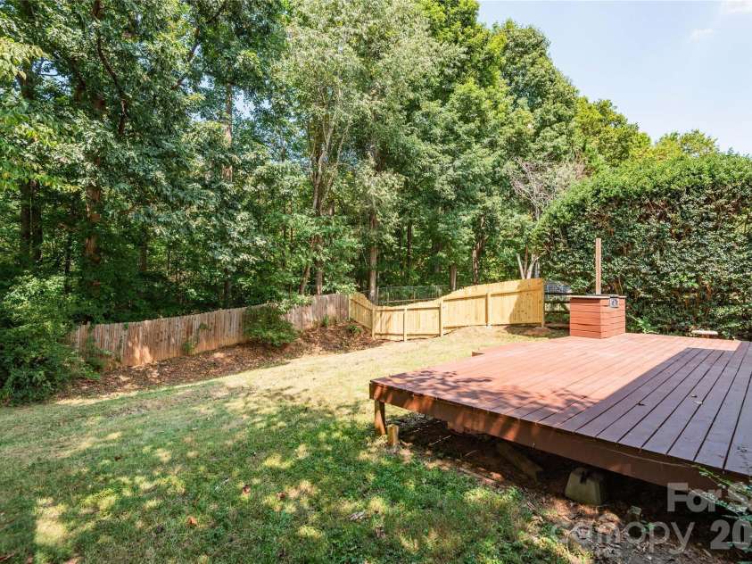 10333 Danesway Lane, Cornelius, NC 28031.  MLS# CAR4420138, YatesRealty ID 48739. 