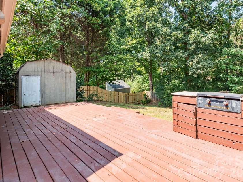 10333 Danesway Lane, Cornelius, NC 28031.  MLS# CAR4420138, YatesRealty ID 48739. 