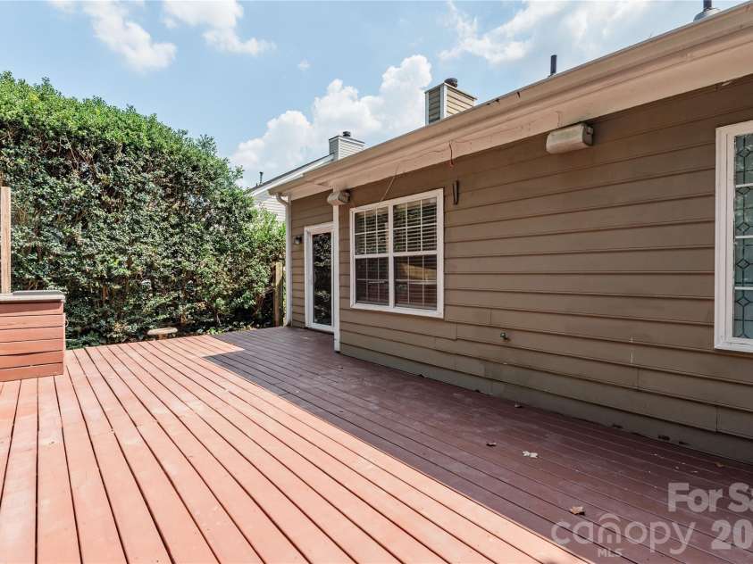 10333 Danesway Lane, Cornelius, NC 28031.  MLS# CAR4420138, YatesRealty ID 48739. 