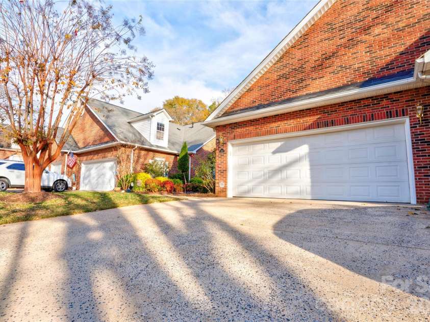 150 Columns Circle, Shelby, NC 28150.  MLS# CAR4323009, YatesRealty ID 4874. Double Car Garage