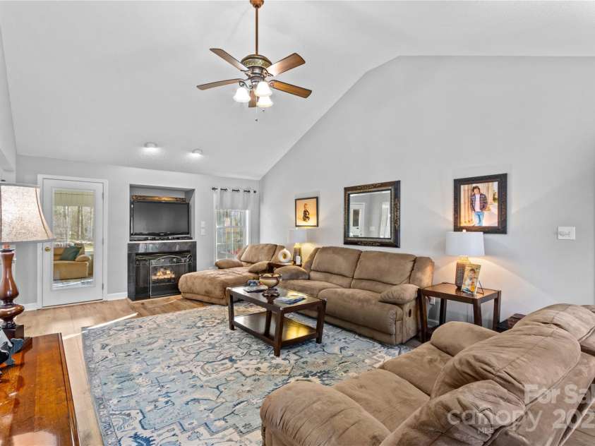 2740 Hill Top Drive, Salisbury, NC 28147.  MLS# CAR4210543, YatesRealty ID 4874. 