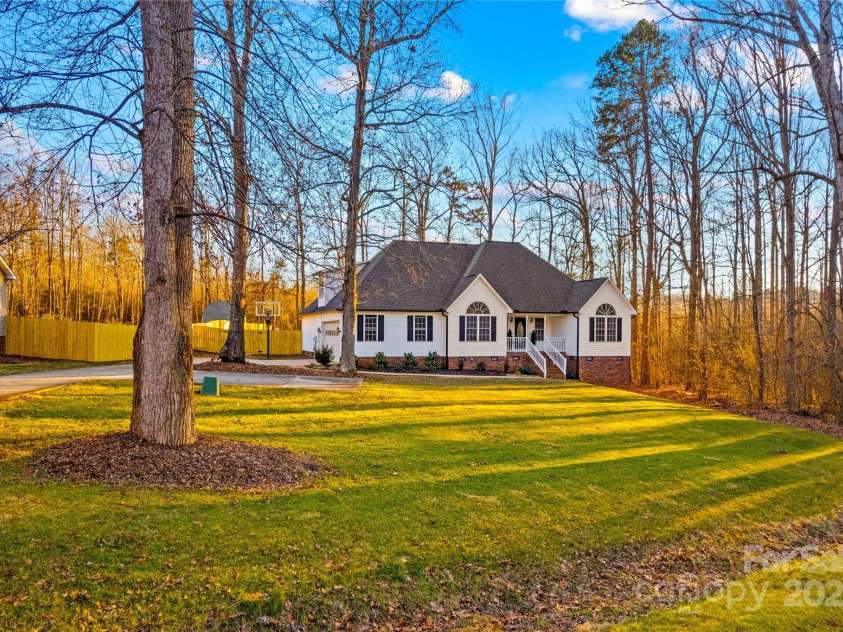 2740 Hill Top Drive, Salisbury, NC 28147.  MLS# CAR4210543, YatesRealty ID 4874. 